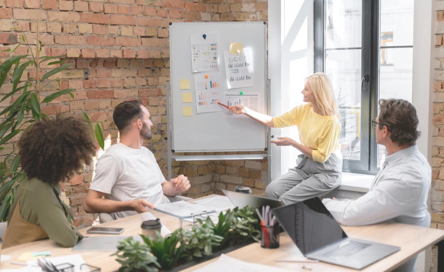 Finanzberatung und Unternehmensplanung im Büroumfeld